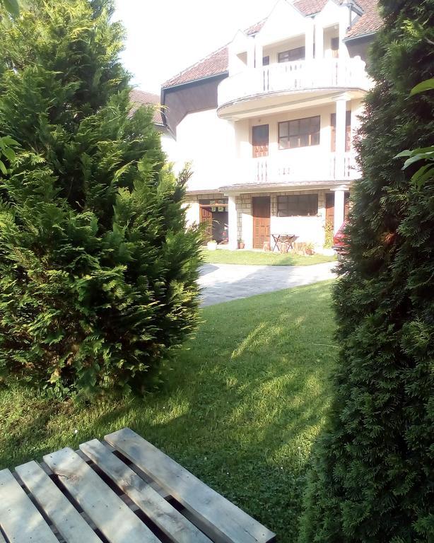 באינה באשטה Guest House Aleksandra מראה חיצוני תמונה