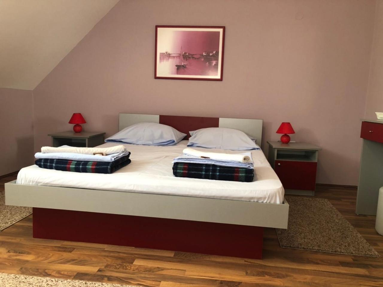 באינה באשטה Guest House Aleksandra מראה חיצוני תמונה