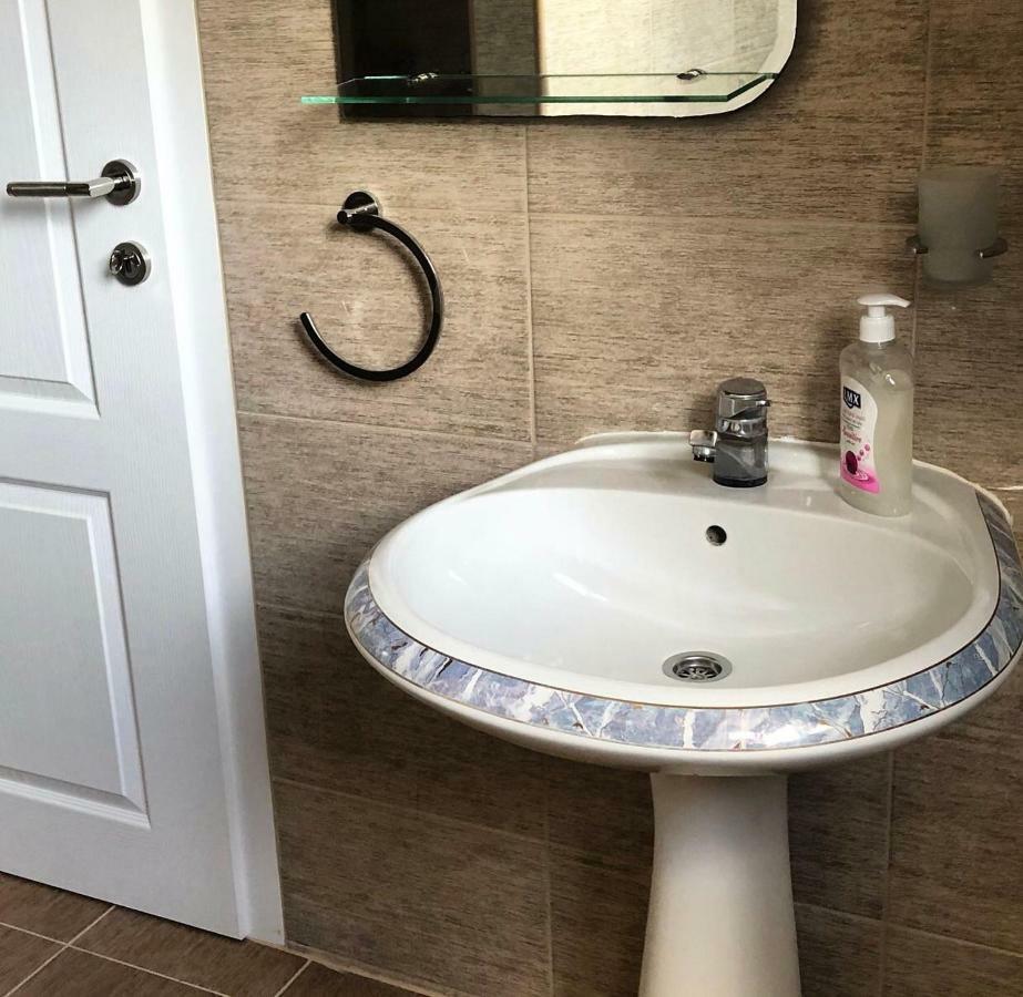 באינה באשטה Guest House Aleksandra מראה חיצוני תמונה