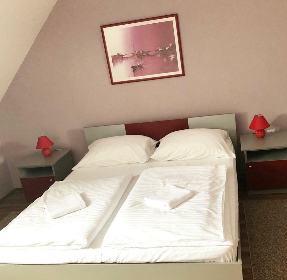 באינה באשטה Guest House Aleksandra מראה חיצוני תמונה